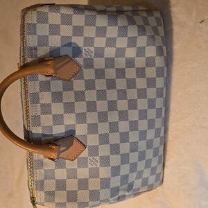 LV Speedy 30 with lock and key